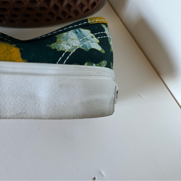 Van’s and Della shoes size 7.5 women’s - Picture 5 of 7